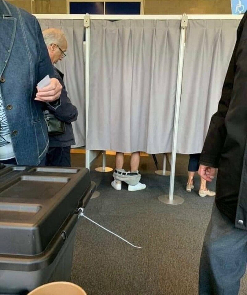 일본: 지지하는 후보의 이름을 정자로 적어주세요