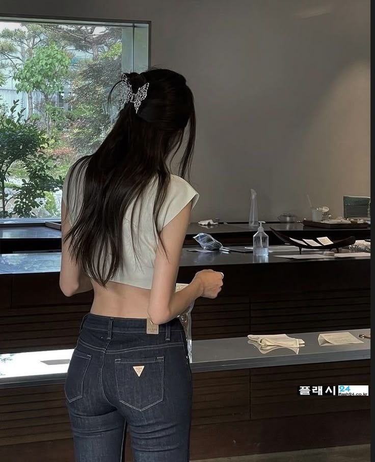 학교에서 이모습 은근 끌리더라