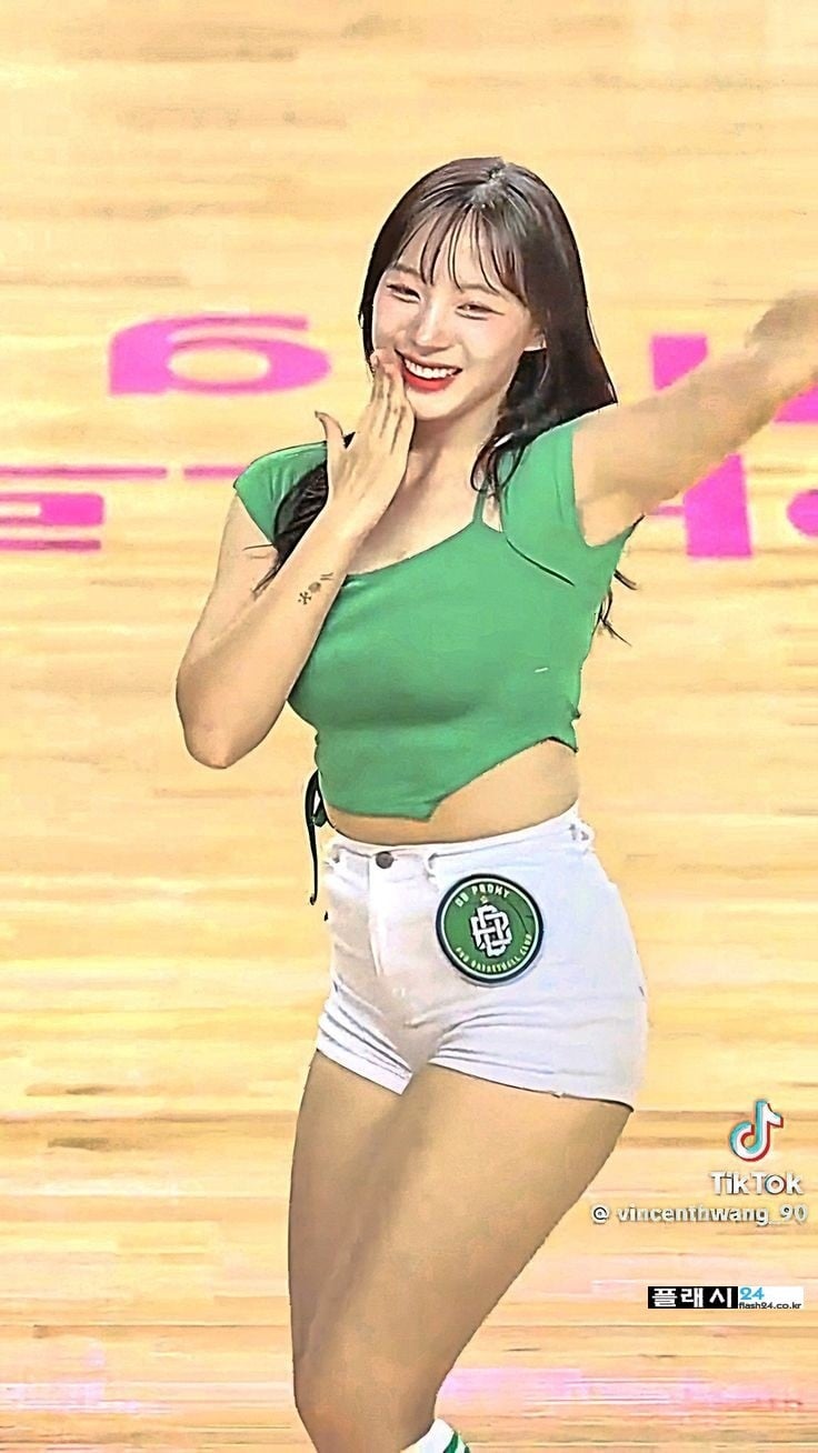 하체 장난없는 하지원 치어리더