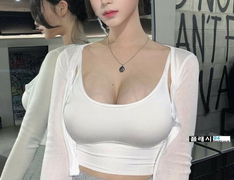 데이트는 무조건 흰티에 청바지