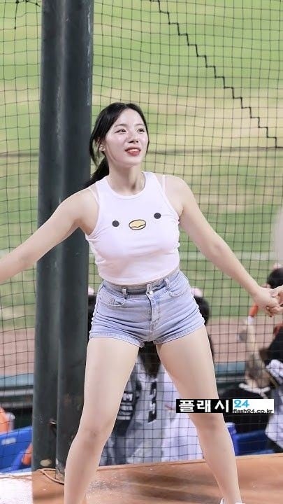 하체 장난없는 하지원 치어리더